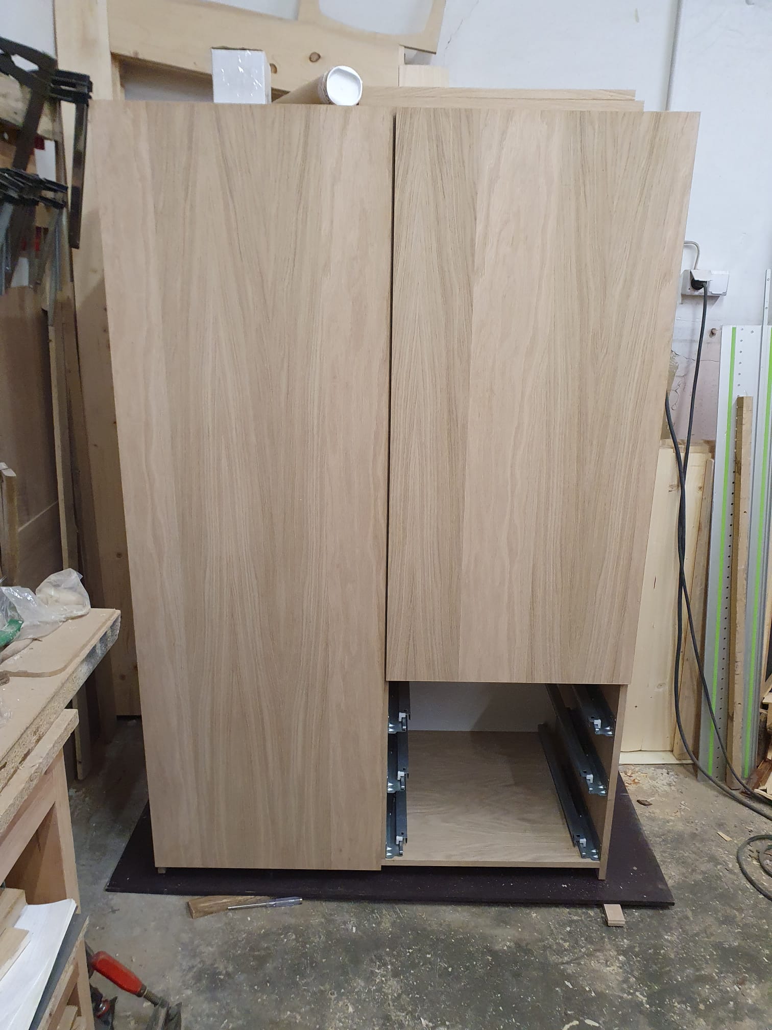 Szafa dębowa wnętrze