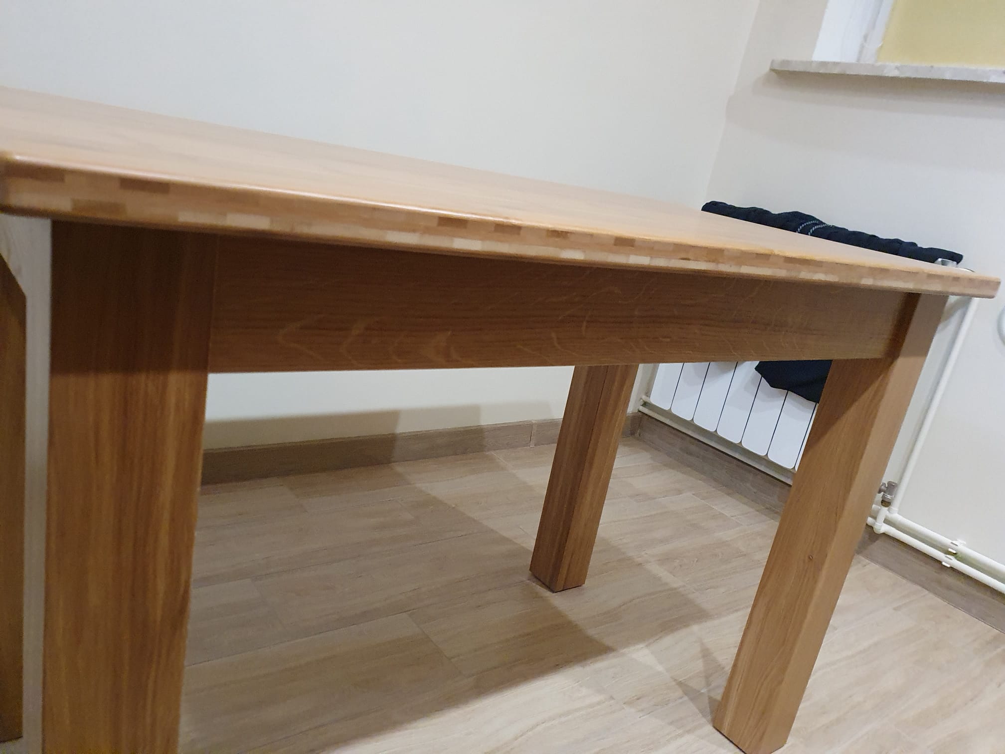 Stół dębowo-bambusowy